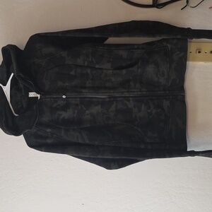 Lululemon Athletica Black Dark Green Camouflage Scuba